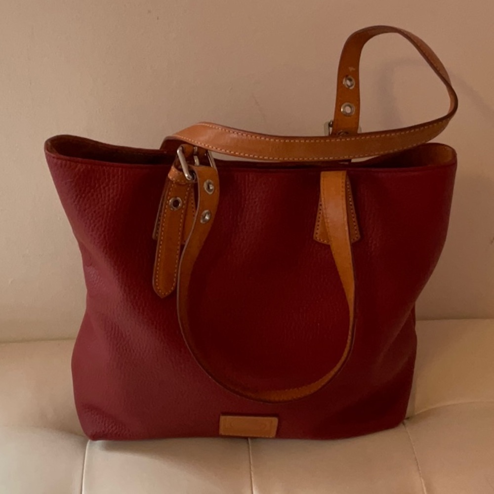 Dooney Bourke Red leather tote J13594254 authentic
